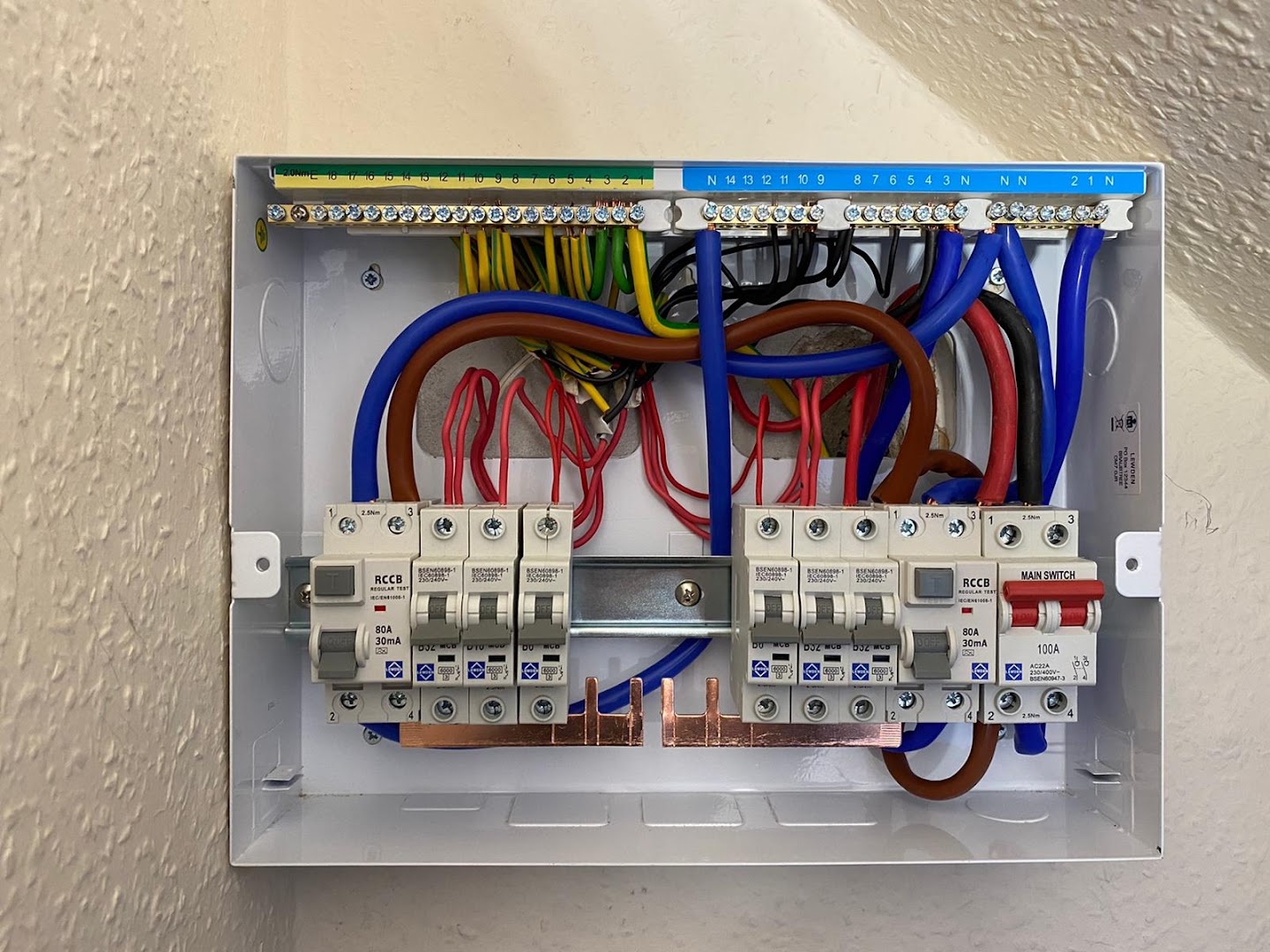 SR Electrician's — Photos 4